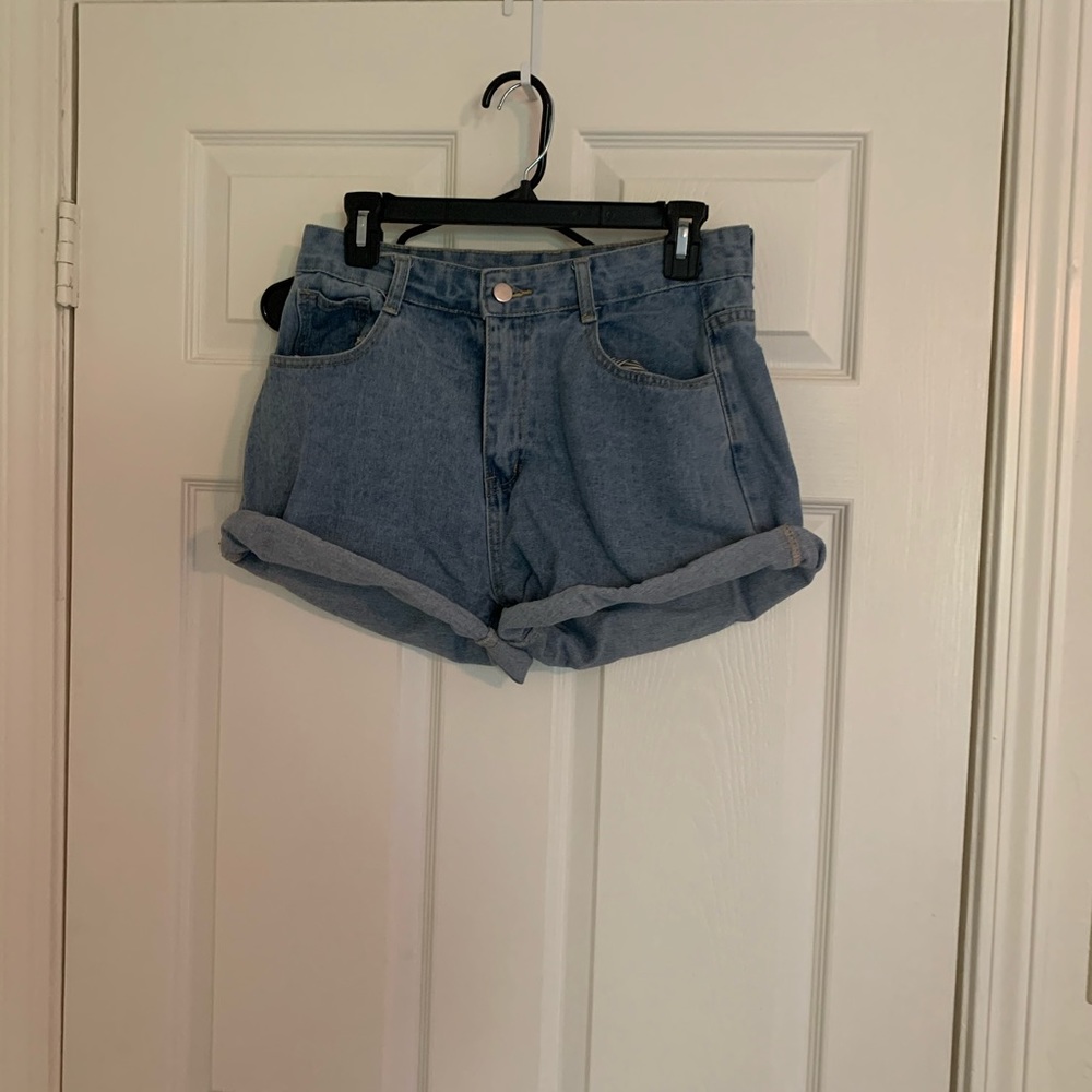 Oversized denim shorts